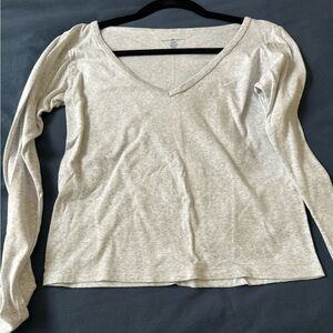Gray V-Neck Long Sleeve Top